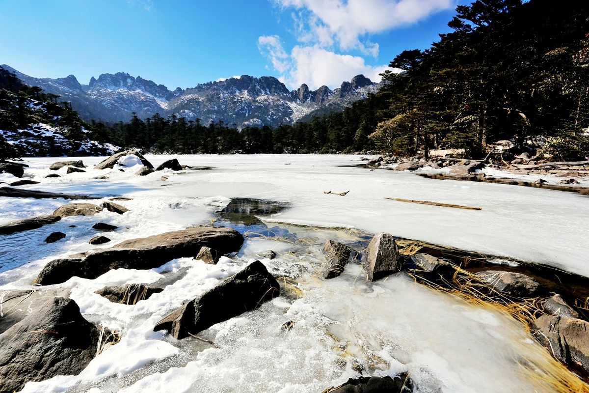 西昌螺髻山