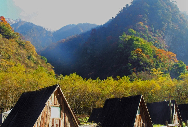 雅安东拉山大峡谷